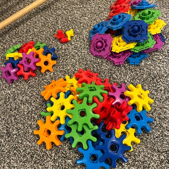 Cog Building Stack and Spin Set - Picture 3 of 9